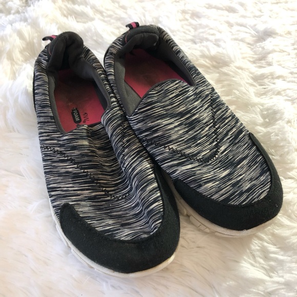 danskin slip resistant shoes